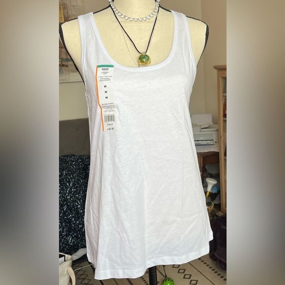 Ladies tank, white, Sz medium, retail $6.99 NWT clothes - Picture 1 of 8